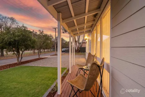 Property photo of 10 Queen Street Strathalbyn SA 5255