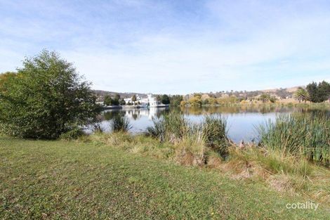 Property photo of 46 Bayside Court Jerrabomberra NSW 2619
