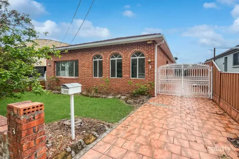 Property photo of 3 Northcote Road Greenacre NSW 2190