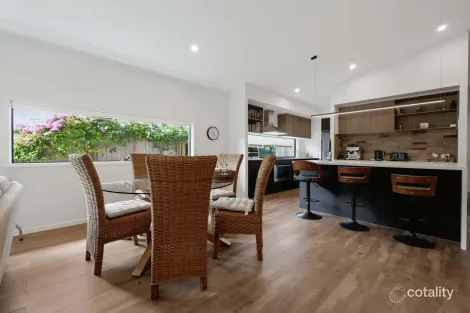 Property photo of 23 Greenview Circuit Arundel QLD 4214