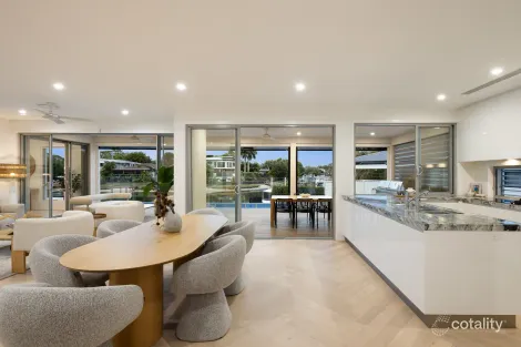 Property photo of 13 Lakeside Avenue Broadbeach Waters QLD 4218