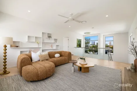 Property photo of 13 Lakeside Avenue Broadbeach Waters QLD 4218