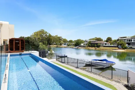 Property photo of 13 Lakeside Avenue Broadbeach Waters QLD 4218
