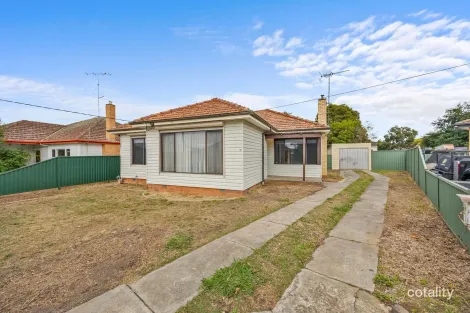 Property photo of 5 Oak Street Wendouree VIC 3355