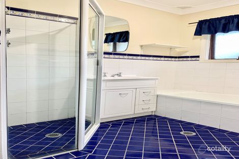 2 Keller Pl, Casula, NSW 2170