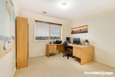 Property photo of 30 Castlehill Avenue Greenvale VIC 3059