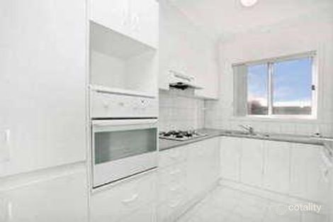 Property photo of 4 Scarborough Square Mont Albert North VIC 3129