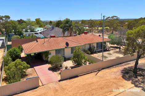 10 Kendall St, Merredin, WA 6415