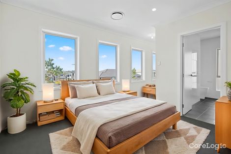Property photo of 19 Thoroughbred Way Box Hill NSW 2765