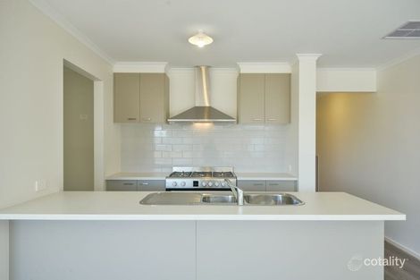 Property photo of 28 Limetree Way Lake Gardens VIC 3355