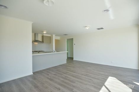 Property photo of 28 Limetree Way Lake Gardens VIC 3355