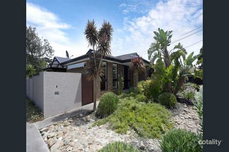 7 Chancellor Dr, Wheelers Hill, VIC 3150