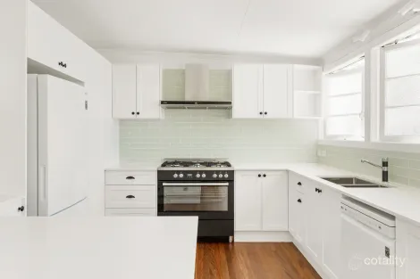 Property photo of 28 Griffith Street Sandgate QLD 4017