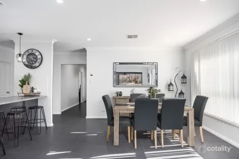Property photo of 2 Liz Kernohan Drive Elderslie NSW 2570