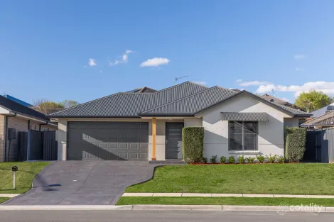 Property photo of 2 Liz Kernohan Drive Elderslie NSW 2570