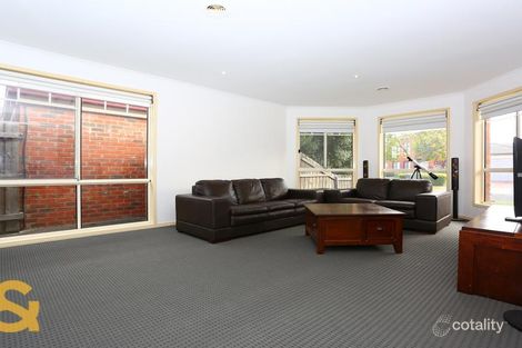 Property photo of 10 Wisla Circuit Roxburgh Park VIC 3064