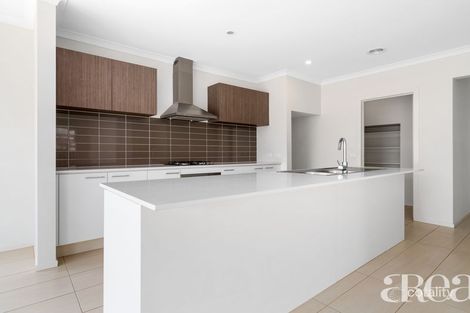 Property photo of 2 Shipwright Parade Werribee VIC 3030
