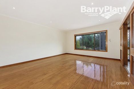 Property photo of 7 Dunai Walk Delahey VIC 3037
