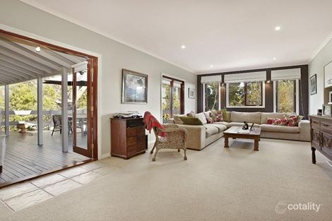 Property photo of 33 Millbank Drive Mount Eliza VIC 3930