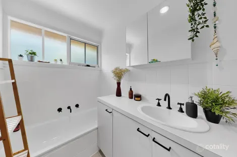 Property photo of 2/26 Whitmuir Road Bentleigh VIC 3204