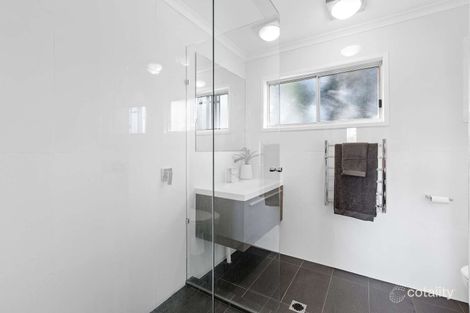 Property photo of 104 Armstrong Road Cannon Hill QLD 4170