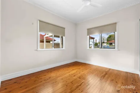 Property photo of 87 Phillip Street South Toowoomba QLD 4350