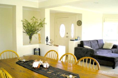 Property photo of 8 Jacaranda Drive Jerrabomberra NSW 2619