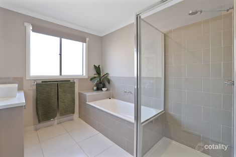 Property photo of 12 Water Lily Road Bunyip VIC 3815