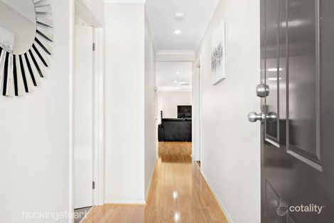 Property photo of 38 Barmera Way Truganina VIC 3029