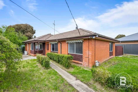 61 Yarrowee St, Sebastopol, VIC 3356