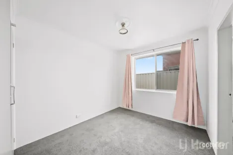 Property photo of 7 Bowers Place Karabar NSW 2620
