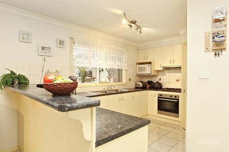 Property photo of 18 Bingin Place Craigieburn VIC 3064
