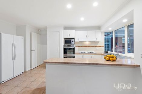 Property photo of 12 Tonelli Place Burnside VIC 3023