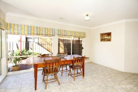 Property photo of 32 Volantis Crescent Roxburgh Park VIC 3064