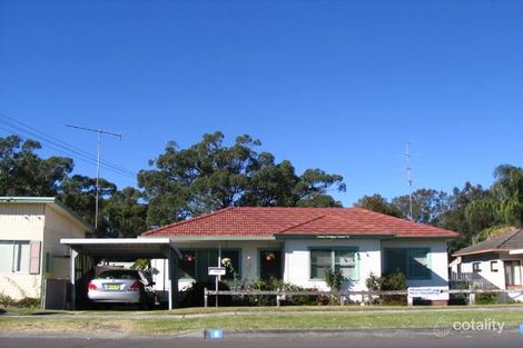 8 The Esplanade, Oak Flats, NSW 2529