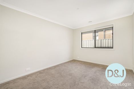 Property photo of 50 Stark Circuit Cranbourne East VIC 3977