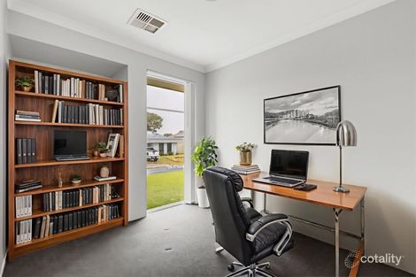 Property photo of 9 Dearwood Glade Meadow Springs WA 6210