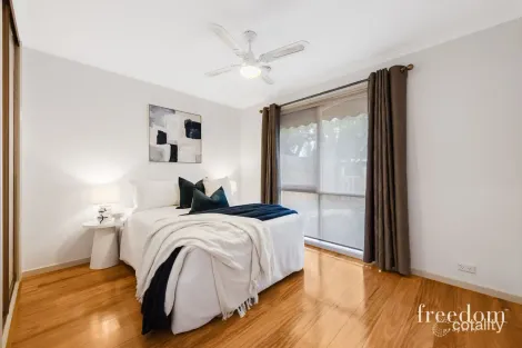 Property photo of 5 Haybale Place Melton West VIC 3337