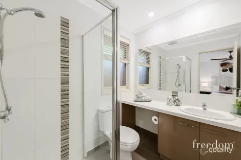 Property photo of 5 Haybale Place Melton West VIC 3337