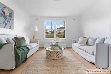 6 OWEN WAY, WEST BATHURST, NSW 2795