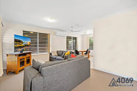 Property photo of 9 Regency Place Kenmore Hills QLD 4069