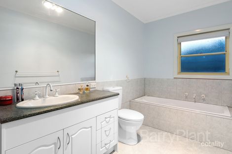 Property photo of 16 Monastery Close Wantirna South VIC 3152