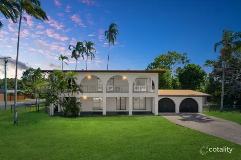 2 Monica Cl, Holloways Beach, QLD 4878