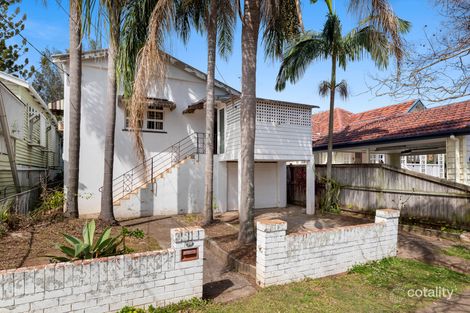 Property photo of 28 Yuletide Street Holland Park West QLD 4121