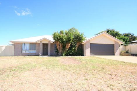 10 Lakeside Dr, Emerald, QLD 4720