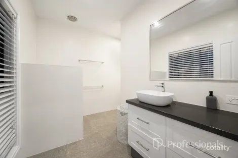 Property photo of 7 Glen Avon Terrace Wodonga VIC 3690