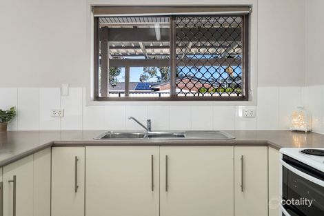 Property photo of 42 Glendevon Crescent Mount Warren Park QLD 4207