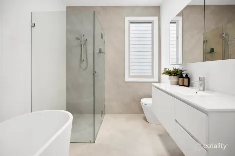 Property photo of 2 Gould Avenue Narraweena NSW 2099