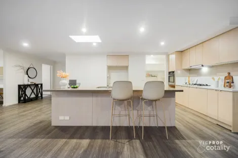 Property photo of 14 Flagstaff Crescent Point Cook VIC 3030