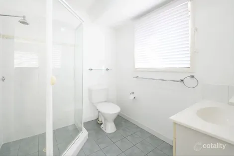 Property photo of 8 Valmadre Court Petrie QLD 4502